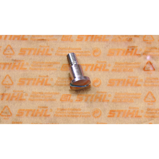 NEU Original Stihl 070 090 090G Linsenschraube 0000 951 2905 / 00009512905 / 0000-951-2905