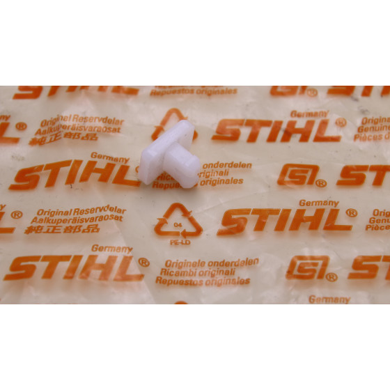 NEU Original Stihl MS 720 070 090 Klemmstück 1106 182 2400 / 11061822400 / 1106-182-2400