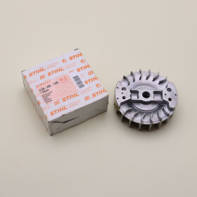 NEU Original Stihl FS 120 200 250 300 350 380 Schwungrad...