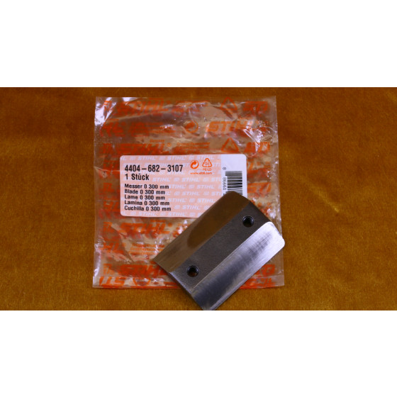 NEU Original Stihl BT 131 BT 230 Messer D300 mm  4404 682 3107 / 44046823107 / 4404-682-3107