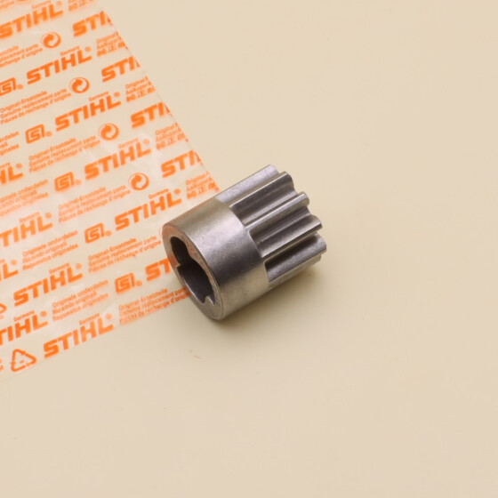 NEU Original Stihl MB ME RM RMA RME Antriebsritzel Ritzel rechts 6105 704 7410 / 61057047410 / 6105-704-7410