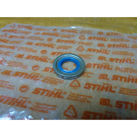 thumbnail image 2 of Genuine Stihl Decompression Valve OEM 1124-020-9401 – Chainsaw Part, Gas Powered, GM-C2C1 2 of 5