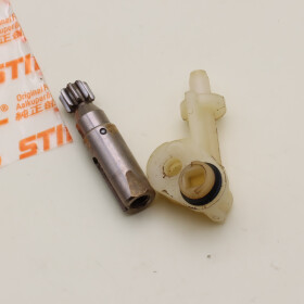 Original Stihl 021 023 025 MS 210 230 250 Ölpumpe...