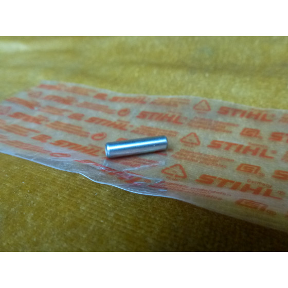 NEU Original Stihl Stift DIN7-5M 6x18 ST 9371 470 2610 / 93714702610 / 9371-470-2610